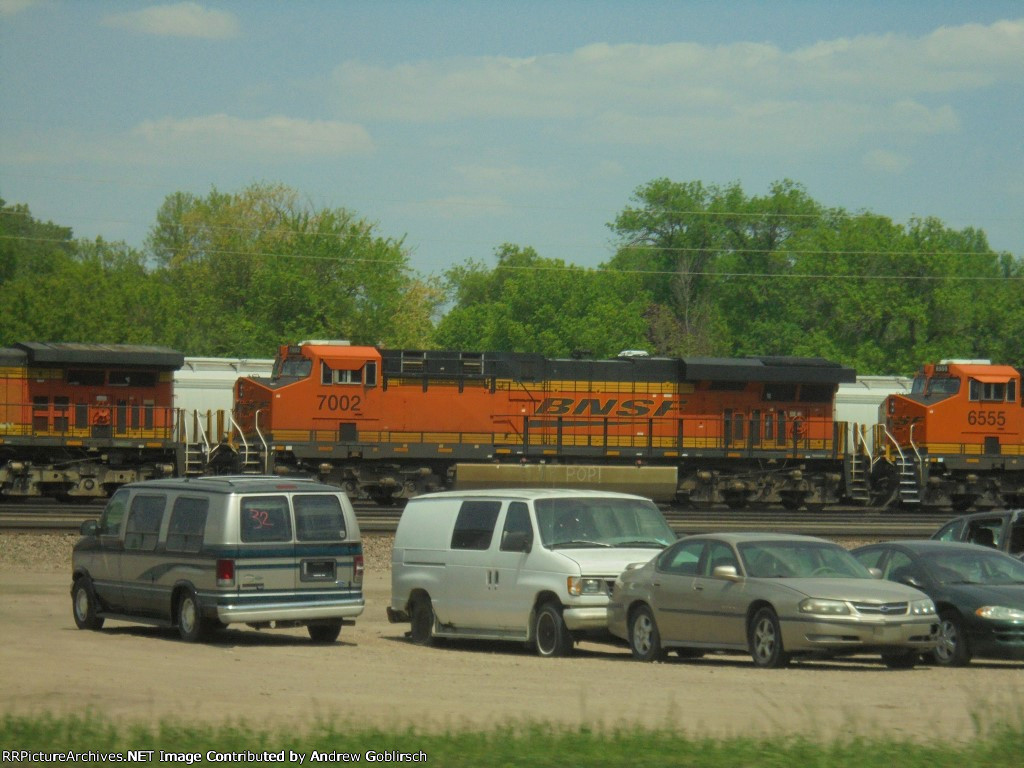 BNSF 7002 + 6555